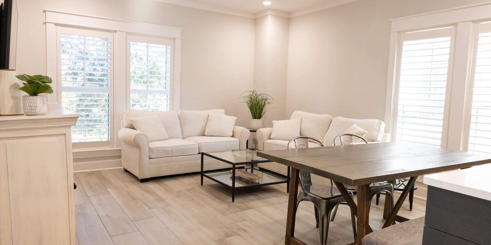 professionally painted cream living room by interior painters in santa rosa beach fl